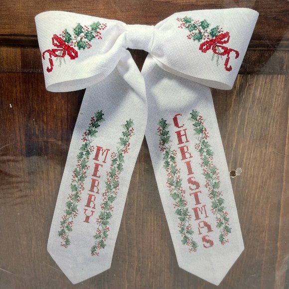 Bucilla Christmas Counted Cross Stitch Deck the Walls Holiday Bow Kit 83652 NEW - Picture 2 of 3